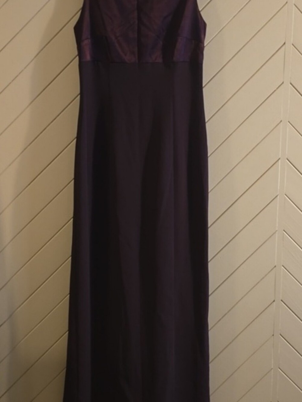 Sleeveless Long Burgendy Gown